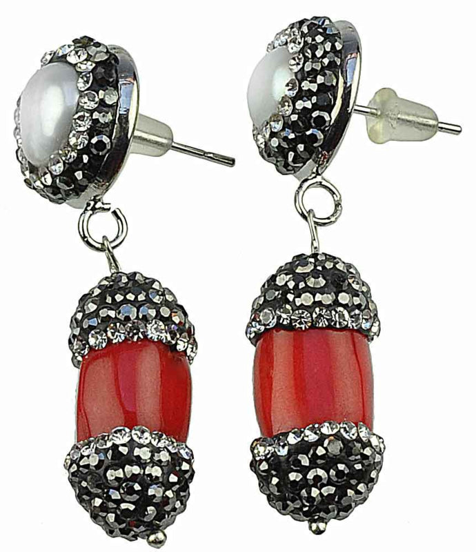 Zoetwater parel oorbellen met witte parels, rood koraal en stras steentjes, zijkant | Bright Pearl Coral