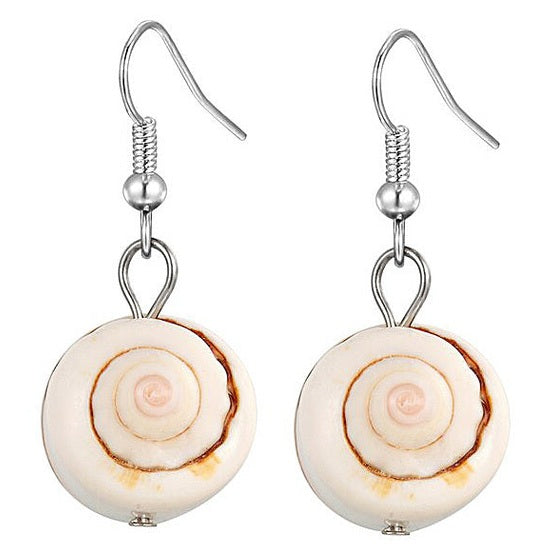 Schelpen oorbellen met wit tot crème kleurige schelp en sterling zilver (925) | Cioletta