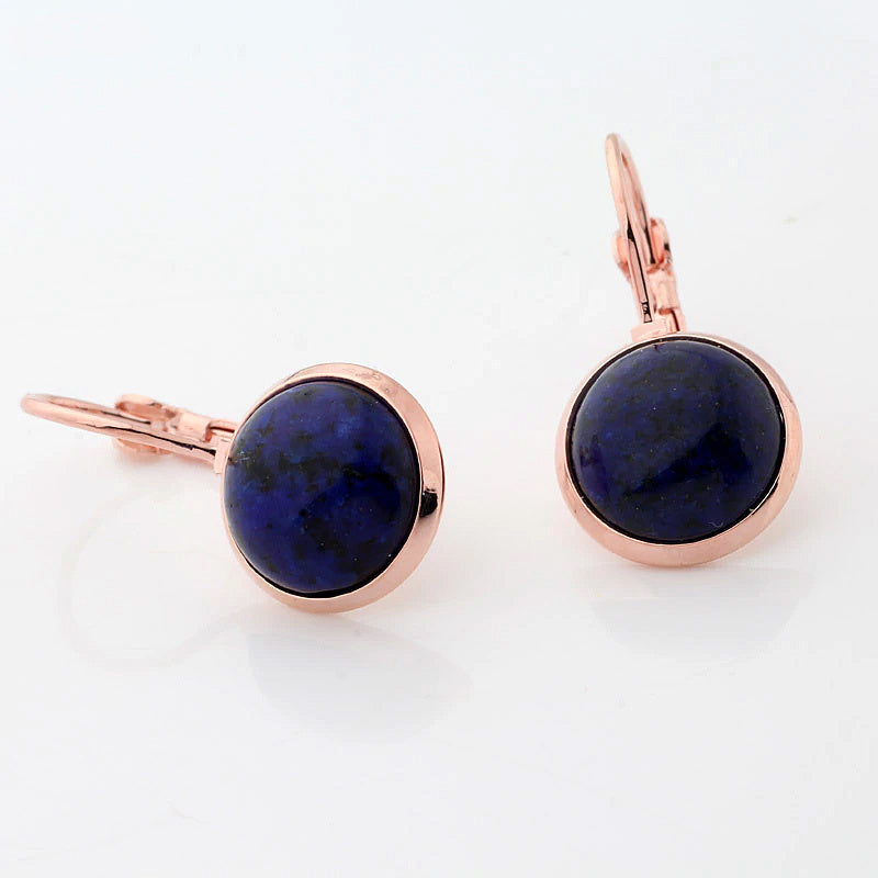 Blauwe edelstenen oorbellen met rose goud, liggend | Lapis Lazuli Round Rose Gold