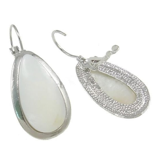 Witte parelmoeren oorbellen voor en achterkant | White Shell