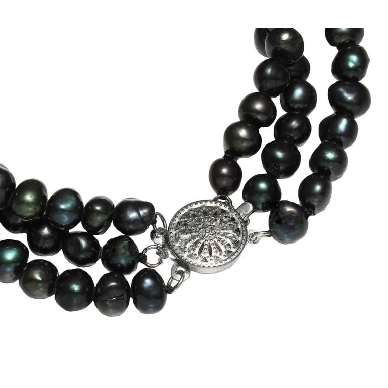 Slotje van zoetwater parel armband met 3 rijen blauw zwarte parels | Black Three Baroque Pearl