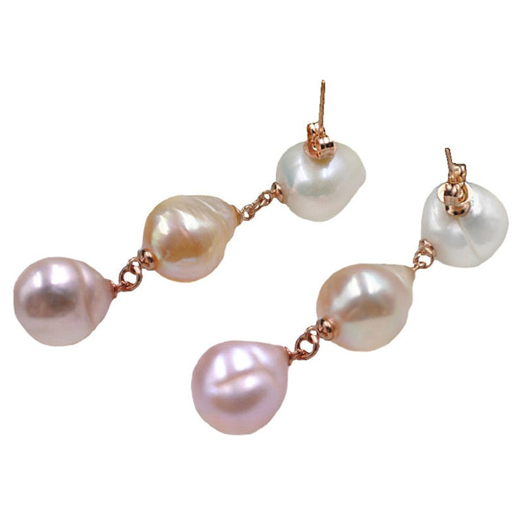 Lange zoetwater parel oorbellen met witte, zalm en roze barok parels en rosé goud achterzijde| 3 Baroque Soft Pearls