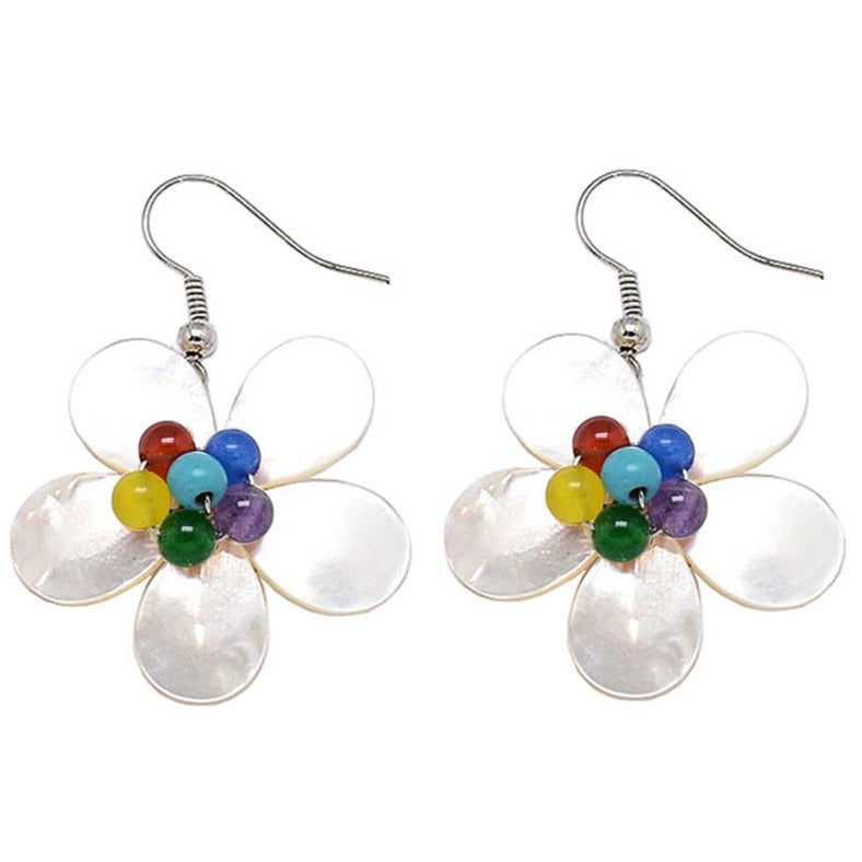 Parelmoeren oorbellen met wit parelmoer in de vorm van een bloem met zilver edelstaal | White Shell Flower Multi Stone
