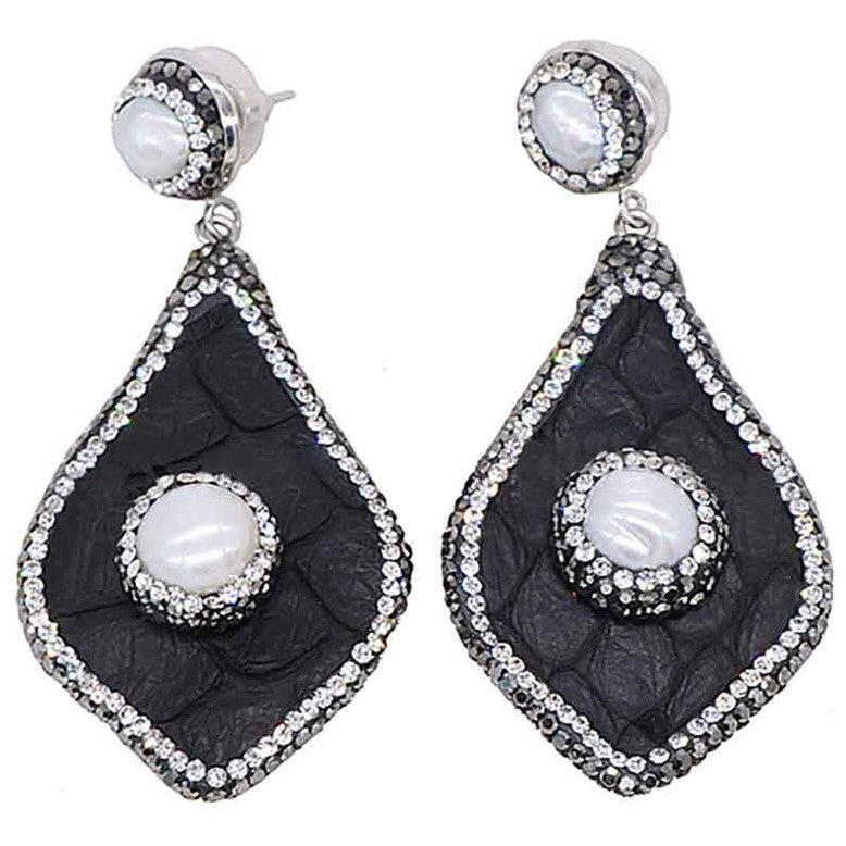 Grote zoetwater parel oorbellen met witte parel en stras steentjes | Bright Pearl Big Black Snake Leather