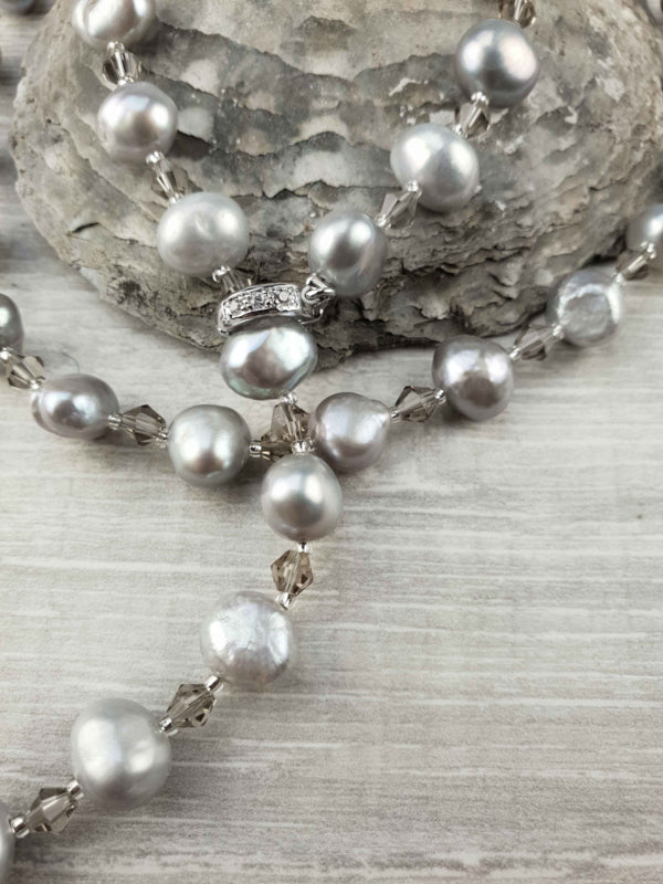 Slotje van verstelbare zoetwater parelketting met grijze parels | Adjustable Pearl Grey