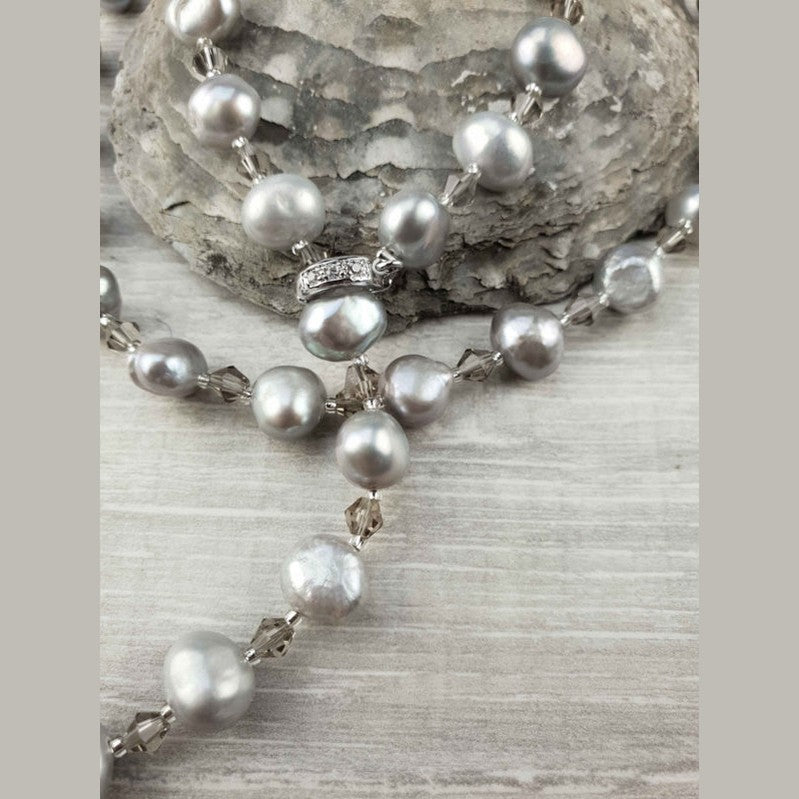 Slotje van verstelbare zoetwater parelketting met grijze parels | Adjustable Pearl Grey
