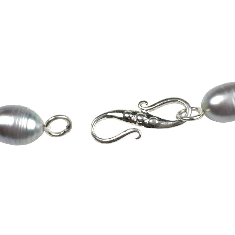 Open slotje van grijze zoetwater parelketting | Big Grey