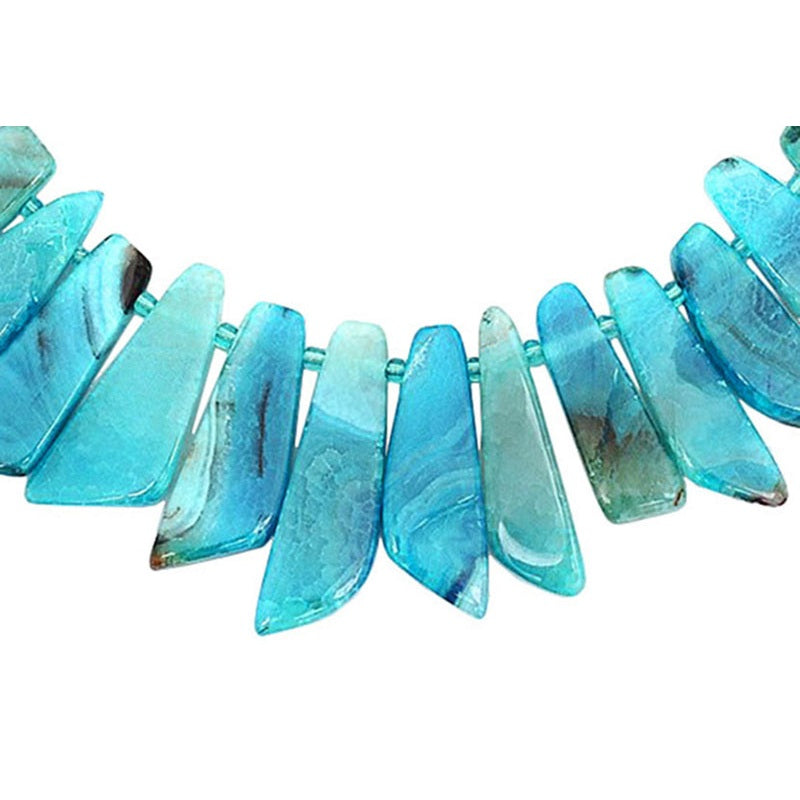Detail van grote blauwe edelstenen ketting met agaat | Sky Blue Lace Agate