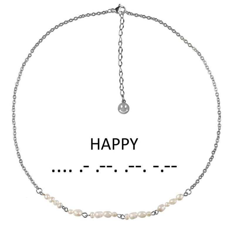 Zoetwater parelketting met zilver edelstaal en witte parels die het woord HAPPY in morse code weer geeft | Morse Code Happy Pearl Silver