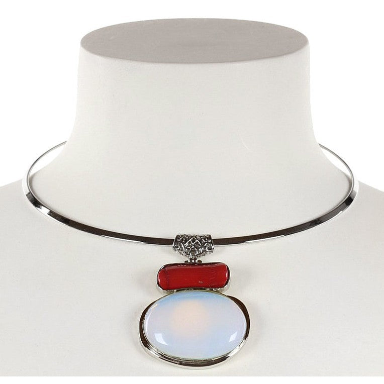 Edelstenen ketting met zee opaal en koralen hanger op buste | Sea Opal Coral