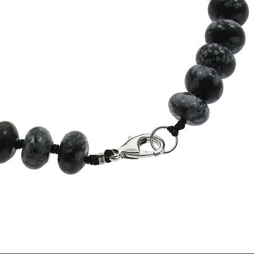 Slotje van zwart grijze handgeknoopte edelstenen ketting met obsidiaan sneeuwvlok en sterling zilver (925) | Snowflake Obsidiaan Rondelle