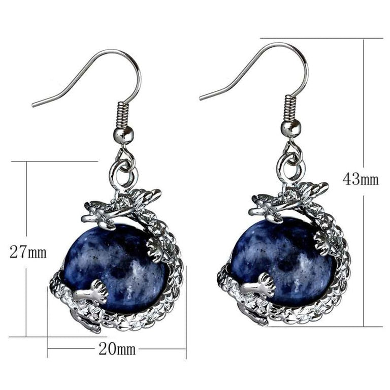Blauwe edelstenen oorbellen met sodaliet, zilveren draak en sterling zilveren oorbelhaakjes met maat indicatie | Sodalite Dragon