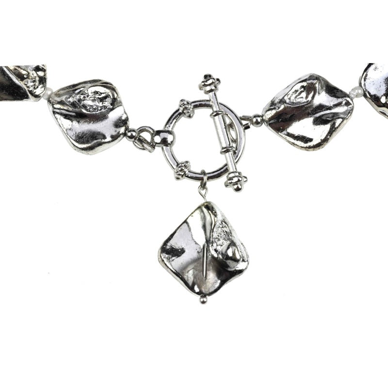 Slotje van zilver gekleurde parelmoeren schelpen ketting met hanger | Shell Silver