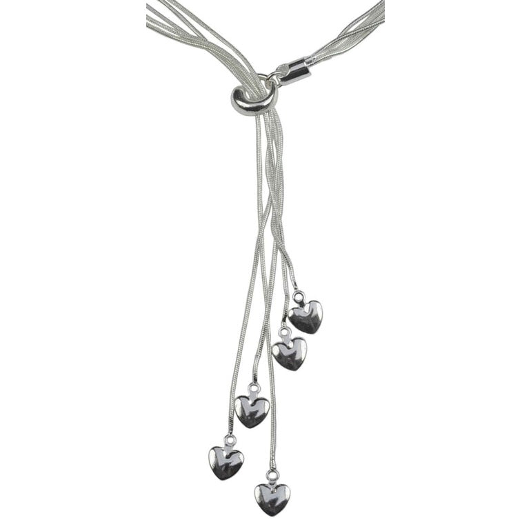 Detail van verzilverde ketting met hanger met hartjes | Silver Heart