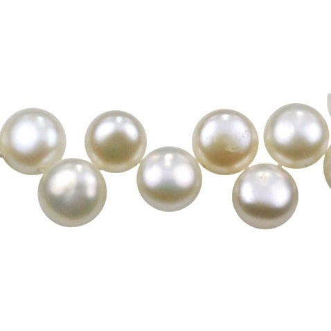 Detail van wit zoetwater parel armband met magneetslot | Ganty