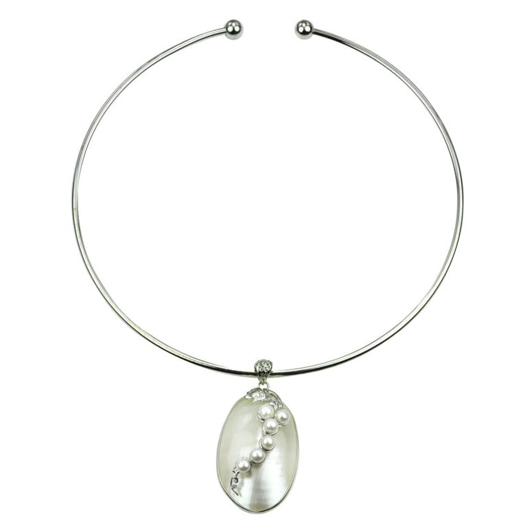 Korte zoetwater parelketting met witte parels en een witte schelp | Shell Pearl Grape