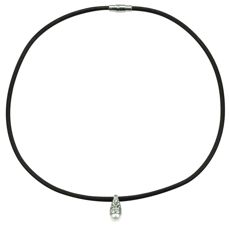 Zoetwater parelketting met witte parel hanger met stras steentje en zwart leer | Yvenne