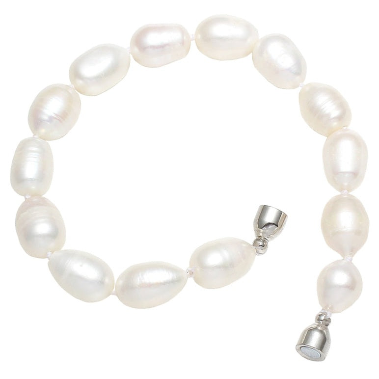 Wit zoetwater parel armband met magneetslot open | Abigail