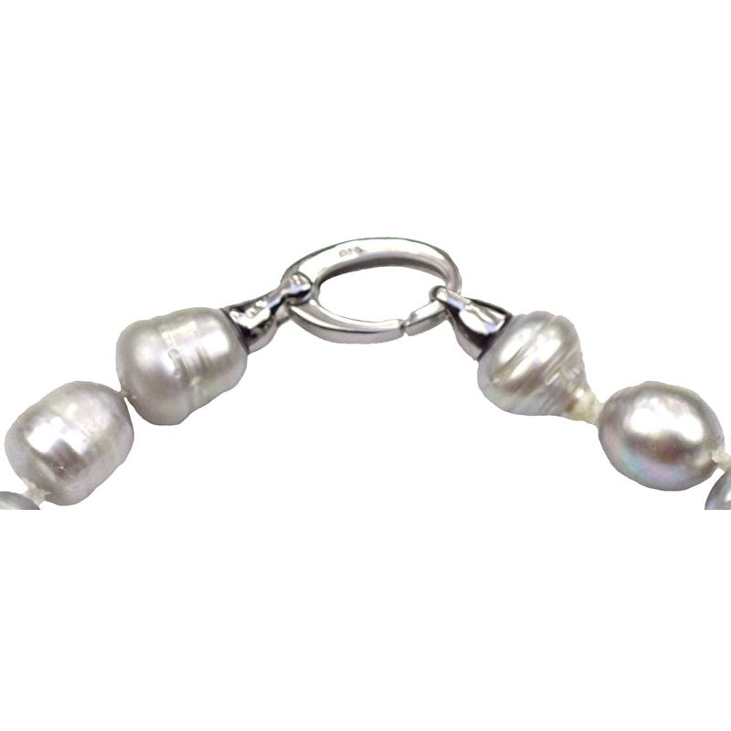 Slotje van grijs zoetwater parel armband, handgeknoopt | Ashley Grey