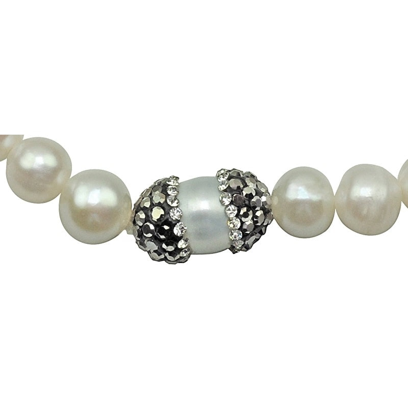 Detail van wit zoetwater parel armband met zwarte stras steentjes, elastisch | Bling Rice Pearl