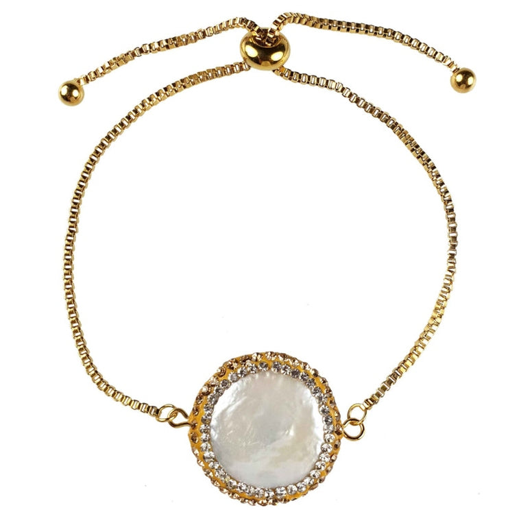 Wit zoetwater parel armband met goud edelstaal, stras steentjes en een schuifslotje | Bright Golden Pearl