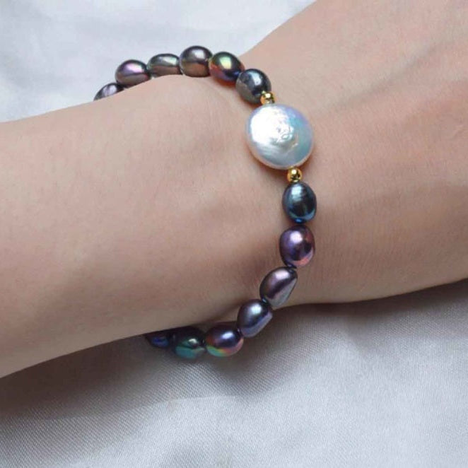 Zoetwater parel armband met blauw-paarse en witte parels, elastisch, om pols | Danisa