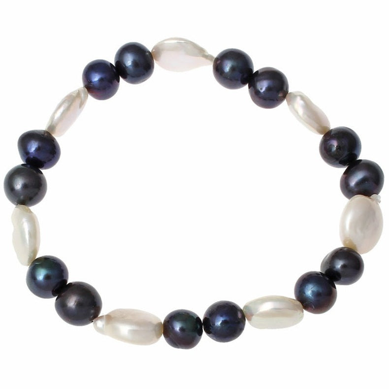 Zoetwater parel armband met witte en blauw zwarte parels, elastisch | White Coin Dark Pearl
