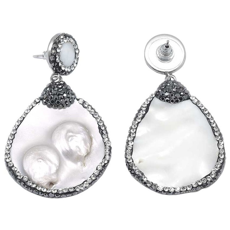 Grote witte zoetwater parel oorbellen met parelmoer en stras steentjes achterzijde| Bright Shell Pearl Big Teardrop