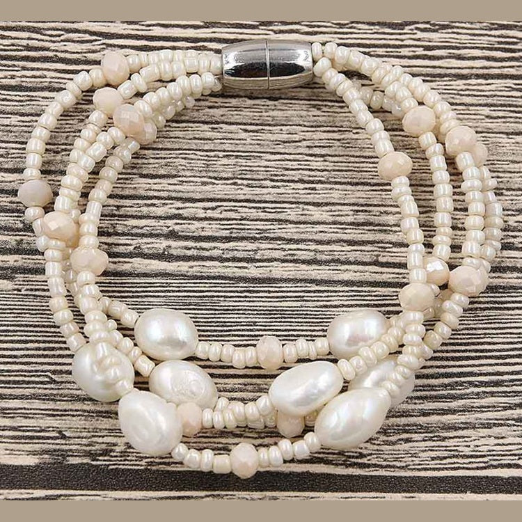 Wit zoetwater parel armband met magneetslot met achtergrond | Shalina White
