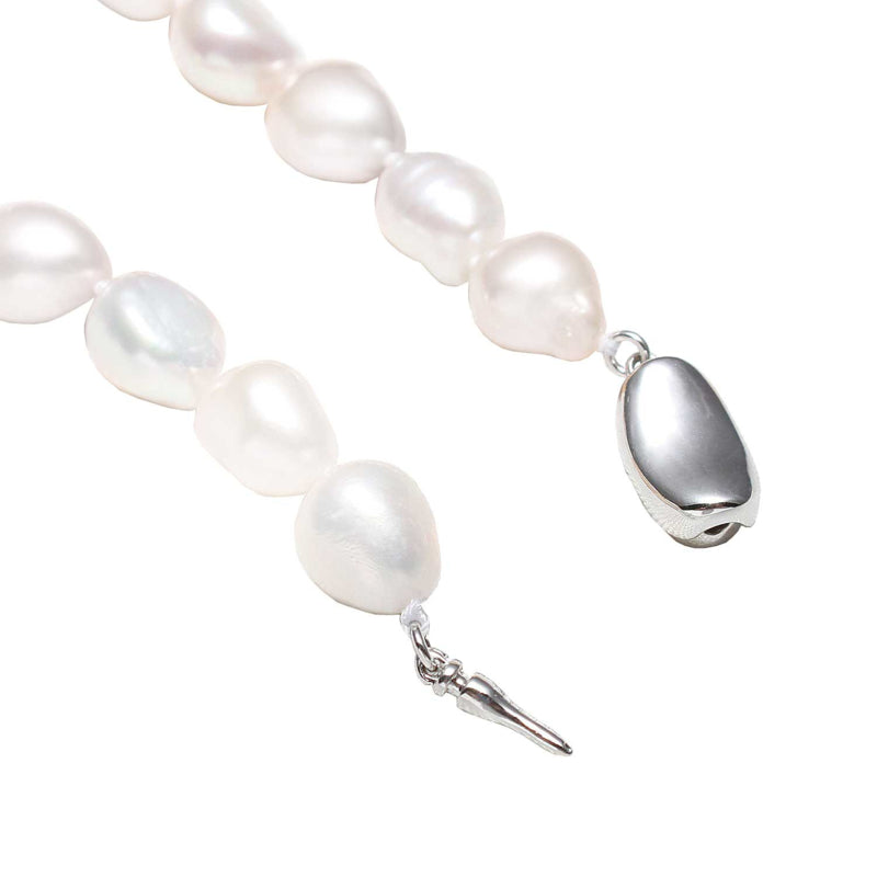 Slotje van handgeknoopte parelketting met witte parels | Wina