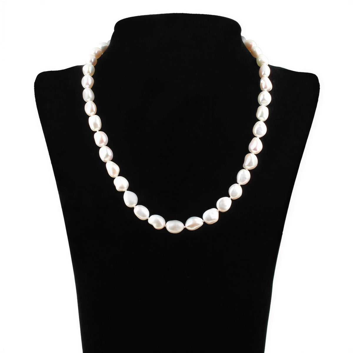 Handgeknoopte witte zoetwater parelketting op buste | set Wola Two