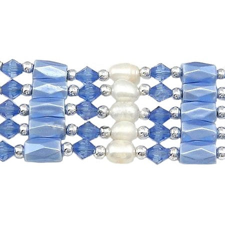 Detail van lange zoetwater parelketting met witte parels en blauwe edelsteen magnetiet | Wrap Magenetite Blue Pearl