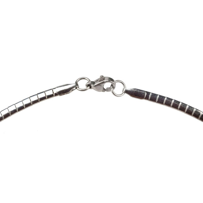 Slotje van zoetwater parelketting met zwart blauwe parels, witte parelmoer in bloem vorm en zilver edelstaal | set Fleury B