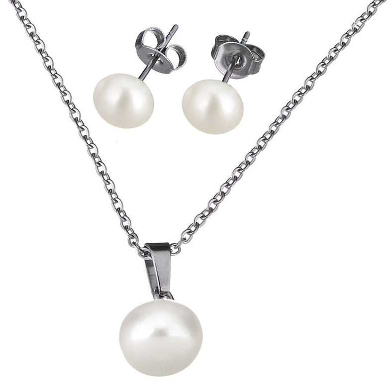 Zoetwater parel set bestaande uit een parelketting en parel oorbellen met witte parels en zilver edelstaal | set Brit W