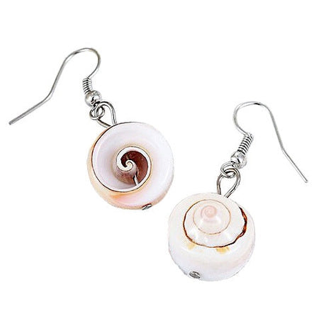 Schelpen oorbellen met wit tot crème kleurige schelp en sterling zilver (925) achterzijde | Cioletta