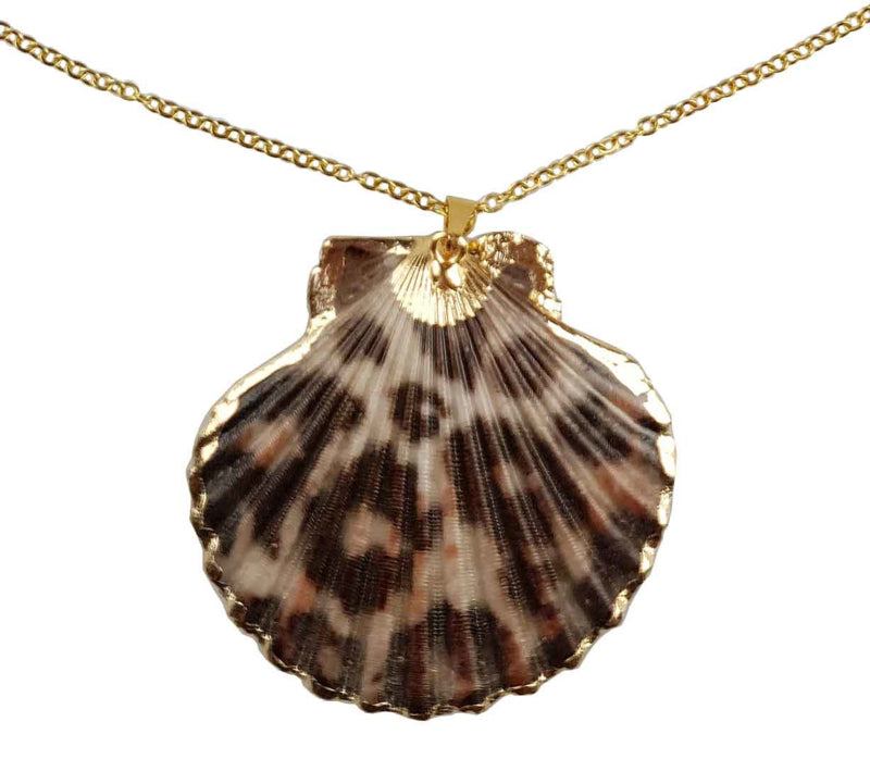 Detail van schelpen ketting met shell schelp en goud edelstaal | Gold Sea Shel Panther
