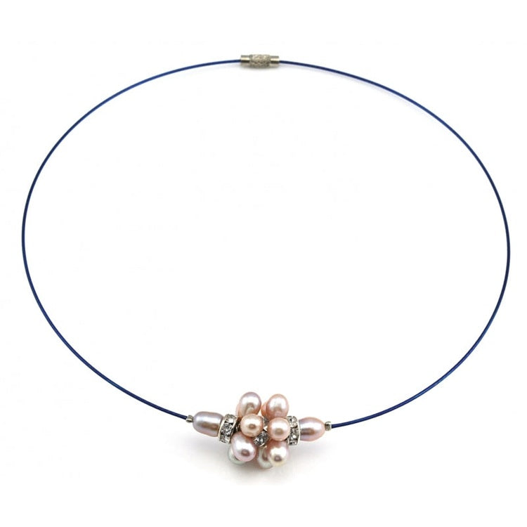 Zoetwater parelketting met roze parels en stras steentjes aan blauwe spang | Bling Purple Ball