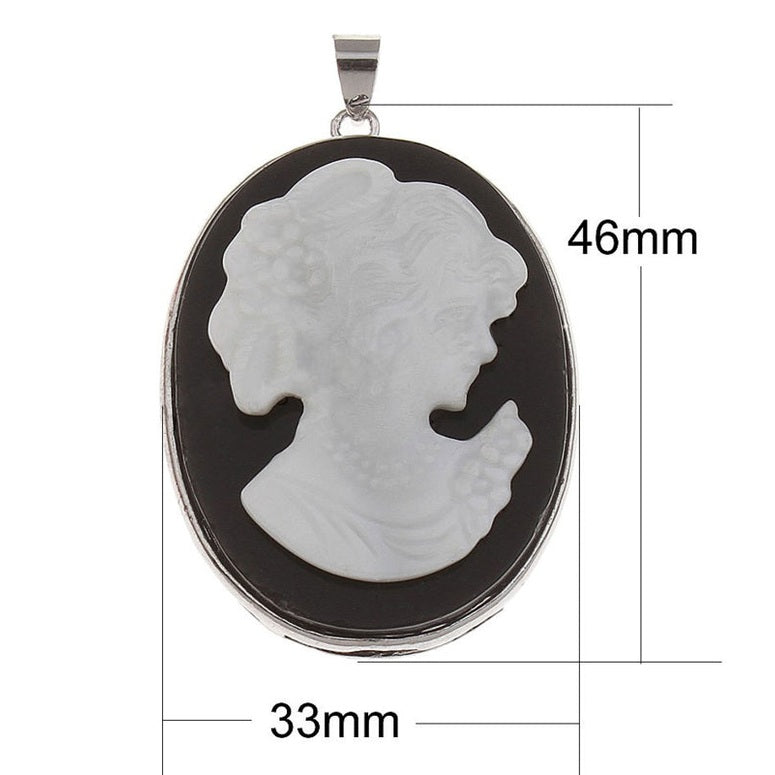 Parelmoeren choker ketting met zwarte agaathanger met maatindicatie | Black & White Lady