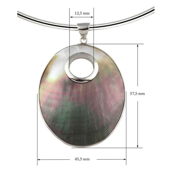 Detail van parelmoeren choker ketting met grijze parelmoeren hanger met maatindicatie | Donut Oval Black Shell