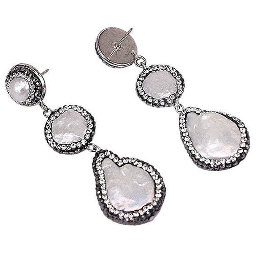 Lange zoetwater parel oorbellen met witte parels en stras steentjes, achterzijde | Bright 3 Pearl