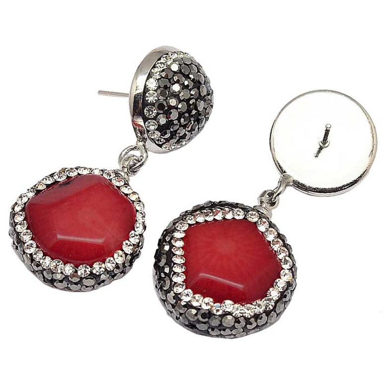 Rode koraal oorknopjes met stras steentjes, achterzijde | Bright Coral Dangling Drop
