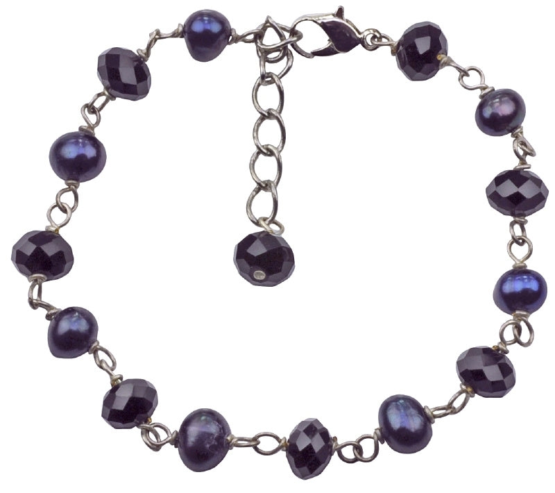Zoetwater parel armband met paars blauwe parels en zwarte facet geslepen kristallen | Biba