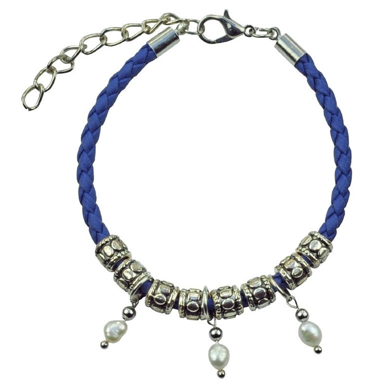 Wit zoetwater parel armband met blauw geiten leer | Maisha Blue