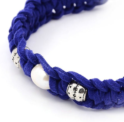 Detail van zoetwater parel armband met blauw suede | Pearl Blue Suede