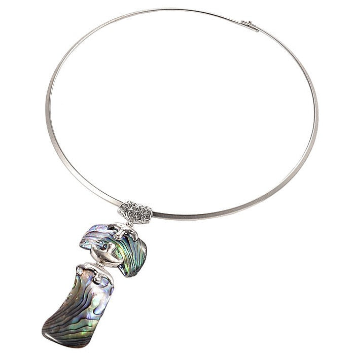 Parelmoeren choker ketting met abaloon hanger | Shell Peacock