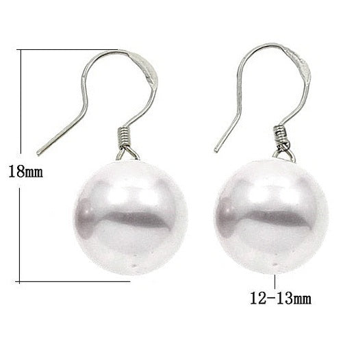 Witte mother of pearl parel oorbellen met maatindicatie | Shiny Ball White