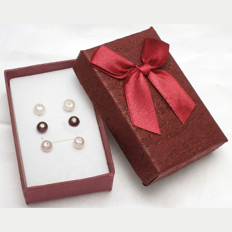 Cadeau set met 3 paar parel oorknopjes in wit, roze en bruin met stras steentje in sieraden doosje | Cadeau set zoetwater parel oorbellen Mea Bling Small