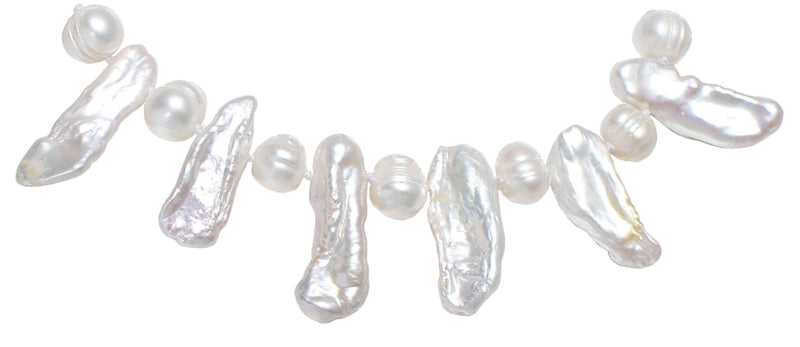 Detail van handgeknoopte zoetwater parelketting met witte parels en sterling zilver (925) | Biwada