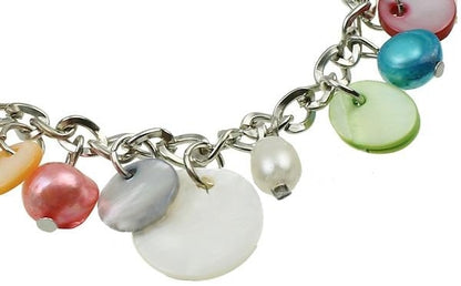 Detail van zoetwater parel bedel armband met vrolijk gekleurde parels en parelmoer | Pearl Multi Color Shell