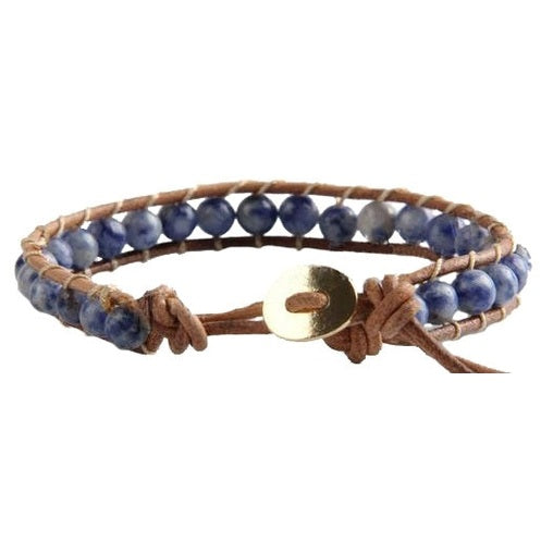 Slotje van blauw edelstenen armband met blue spot jaspis en bruin leer | Wrap Blue Spot